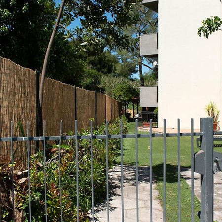 La Casetta Bamboo " 50 Mt Dal Mare" Incluso Ombrellone E 2 Lettini Nello Stabilimento Marcelli Exterior photo